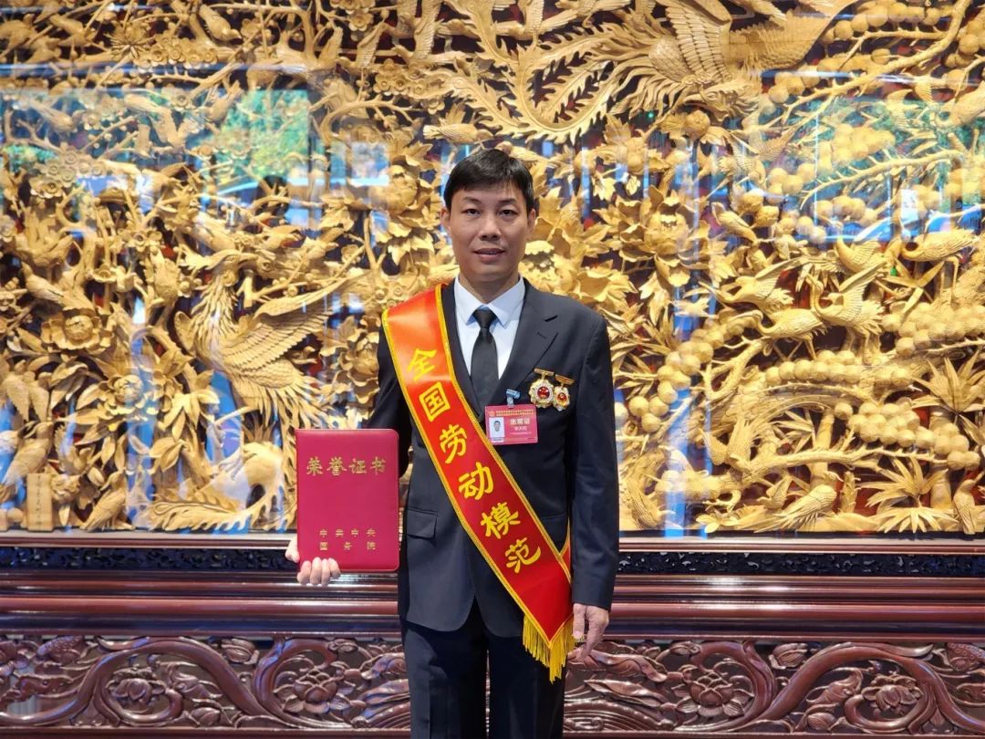 李天明